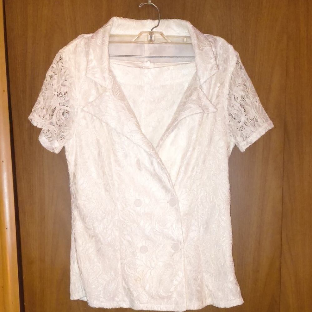 SHEIN White Lace Short-Sleeve Blouse and Short Set M